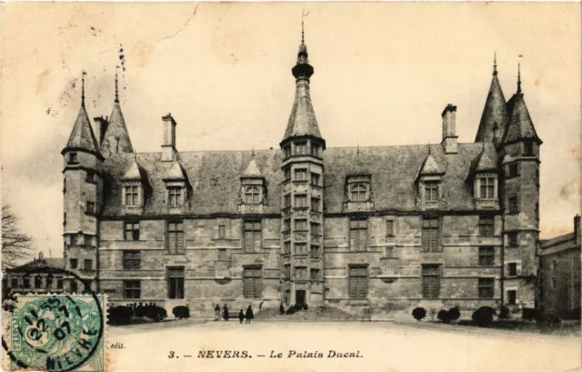 CPA NEVERS - Le Palais Ducal (355654)