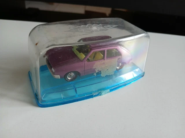 DINKY TOYS ANCIENNE - MERCEDES BENZ 220 SE - bleu - N° 186 EUR 29,00