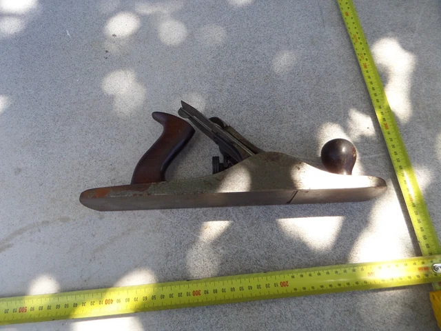 ANTIQUE VINTAGE OLD STANLEY No 5 PLANE - NICE ROSEWOOD HANDLES - MADE IN CANADA