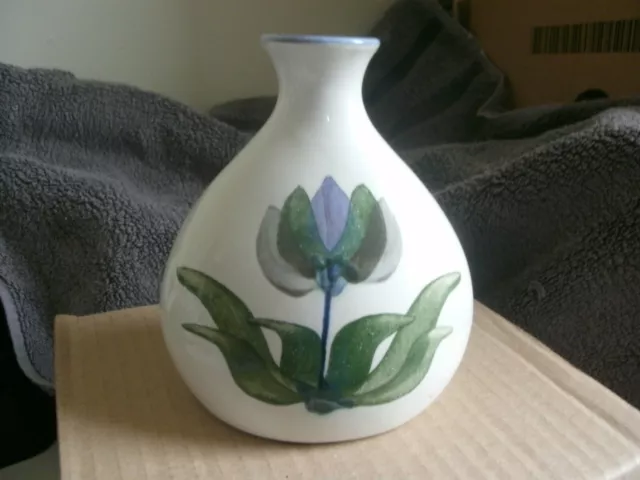 iden art pottery rye floral design vase 11cm high 9cm wide fully marked to base