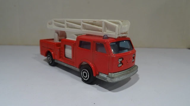 CAMION MINIATURE POMPIER Mercedes Atego sapeur-pompier échelle - Burago