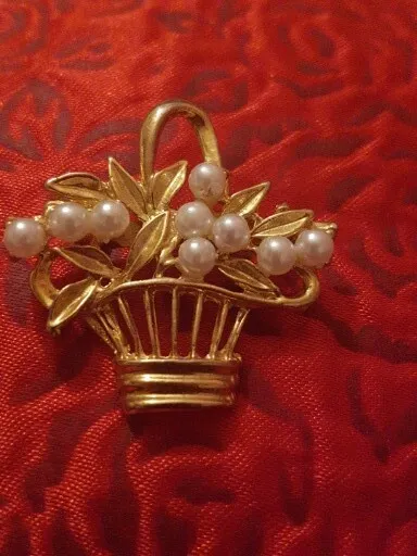 Vintage Französisch Designer Brosche - Korb mit Blumen/Perlen Vergoldet .