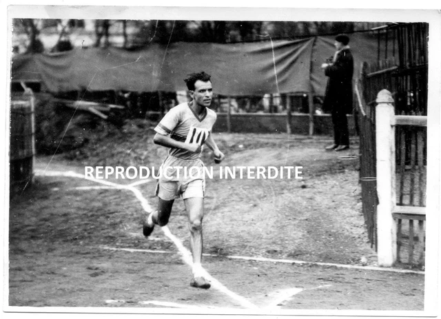 Photo Sportive Vintage – They Vainqueur Cross Nations 1950 – Format 18x13 Cm