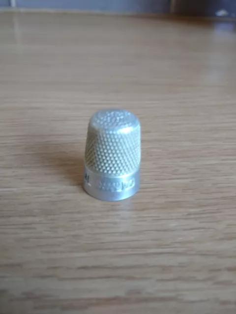 Vintage retro beautiful old Stratnoid sewing thimble Used VGC.