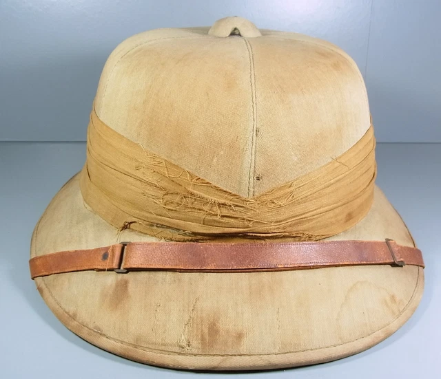 Casco tropicale militare (1° o 2° Guerra mondiale?) Molto usato.