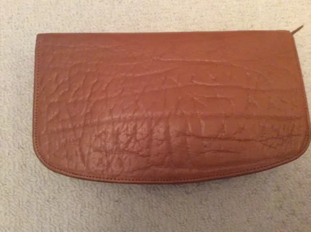 Gentlemens valet set in leather case