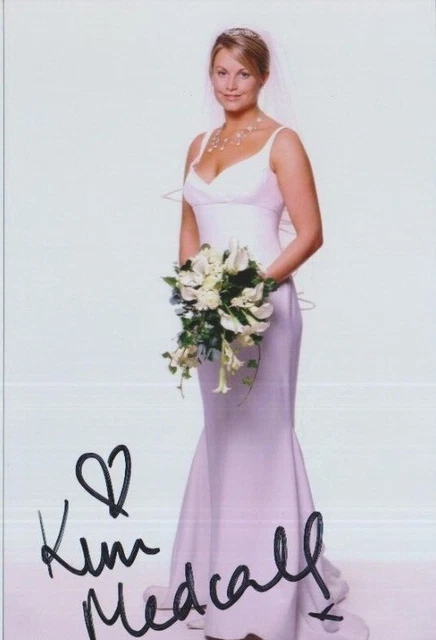 Kim Medcalf    **HAND SIGNED**  6x4 photo  ~  Eastenders  ~  AUTOGRAPHED