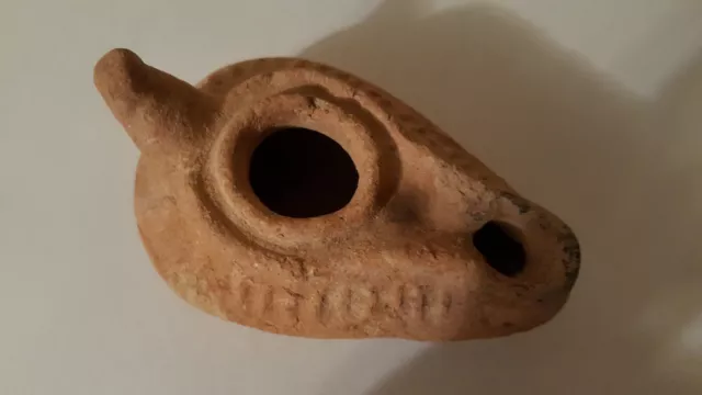 100 A.d-200 A.d. Authentic Ancient Roman Terracotta  Oil Lamp Made Of Red Terra