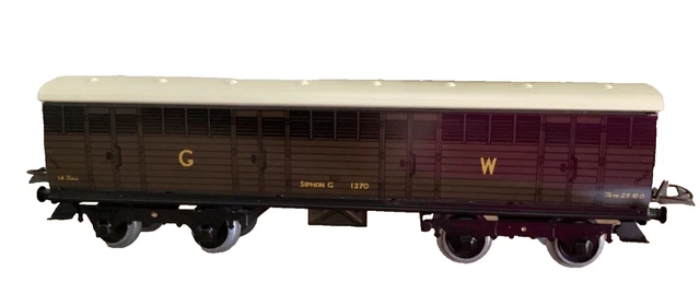 HORNBY O GAUGE REPLICA NO.2 GWR LUGGAGE VAN. Brown/White
