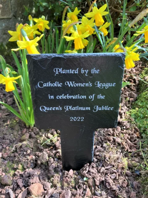Personalised Engraved Memorial Natural Slate Stake Grave Marker Plaque Outside