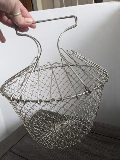 Vintage Wire Egg/Fruit Basket Collapsible Metal Mesh Chainmail 9" EUC NO RUST