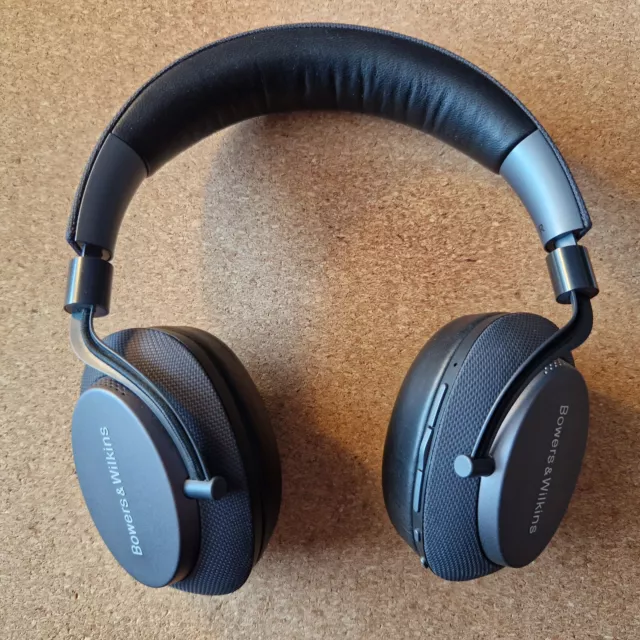 Bowers & Wilkins PX Bluetooth Over-Ear Kopfhörer grau