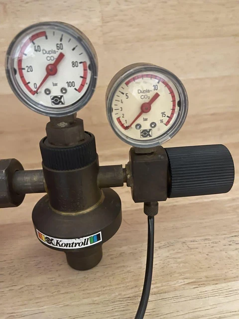 Dupla CO2 Large Bombe Regulator Junk