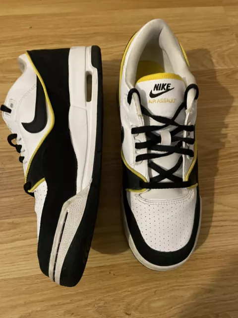 Nike air assault low sales
