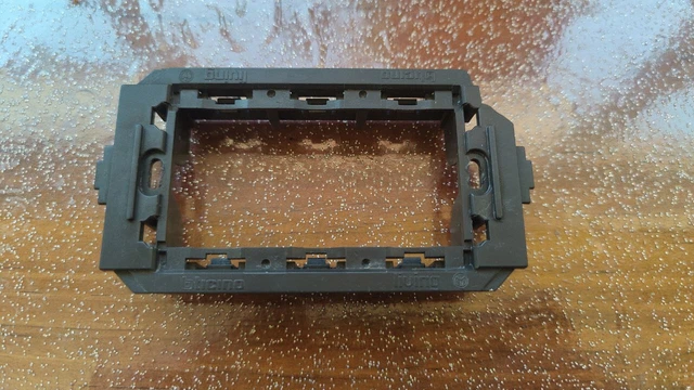 Supporto 3 Moduli Bticino Matix Go J4703, Fissaggio Con Vite, MADE IN ITALY - 7