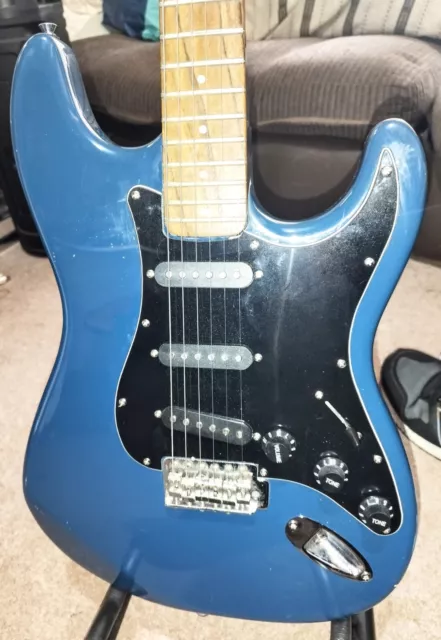 Marlin By Hohner Sl100G In Dark Blue ( Unique Colour) Electric Guitar