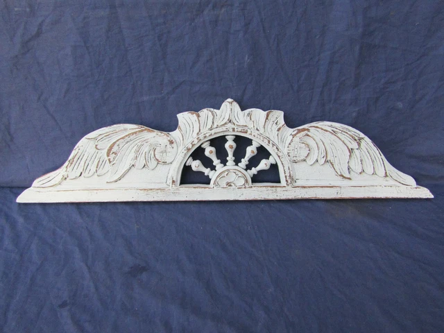 ancien fronton boiserie  en chene sculpte breton patine