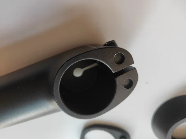 Semi integrated/continuously curving stem/Grips/Bar ~110mm Stem Length Boardman 5