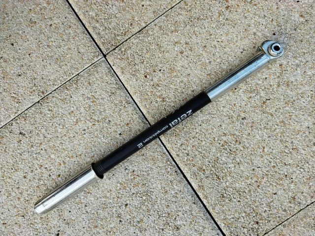Lot De 5 Anciennes Pompes à Vélo Tornade Aluminium – France, Occasion, Marques Zefal, Lapize, Motobécane