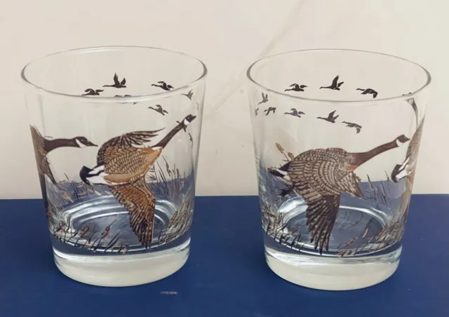 (2) Libbey Glasses Canadian Geese Hunting Lodge Bar Whiskey Low Ball Glasses VTG