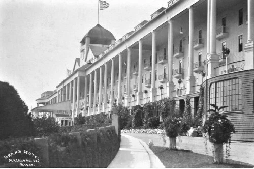 Grand Hotel Mackinac Island Michigan MI Reprint Postcard
