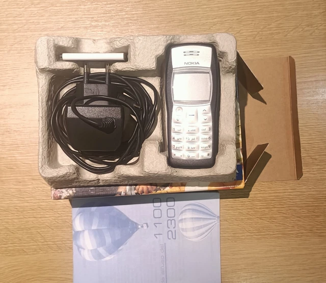 Nokia 1100 RH-18 - Téléphone Portable Vintage Années 2000 (ne Fonctionne Pas, Pour Pièces)