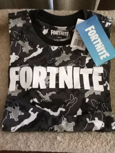 FORTNITE Boys Short Sleeve T-Shirt Camo Tee Gaming Kids Shirt, Size Large  10/12