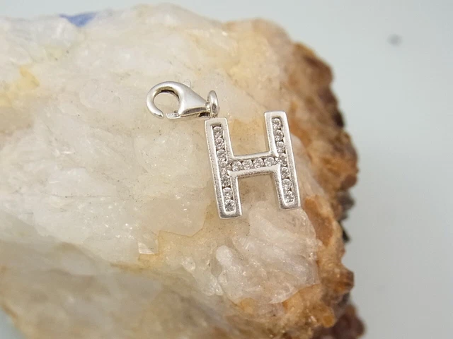 Pendentif Lettre Initiale K en Argent et zirconium pas cher et chic
