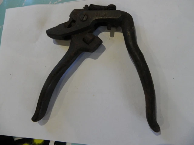 OUTIL ANCIEN PINCE A AVOYER PEUGEOT FRERES A Saisir EUR 9,90 - PicClick FR