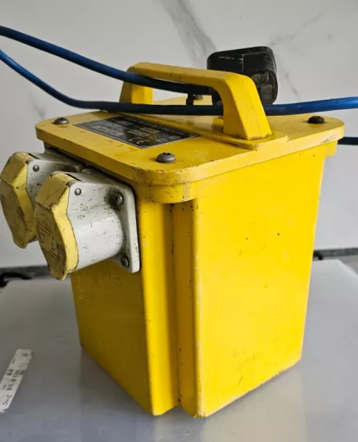 NEW! 3.3KVA Site Transformer 110V Twin Outlet 16 AMP KVA 3.3