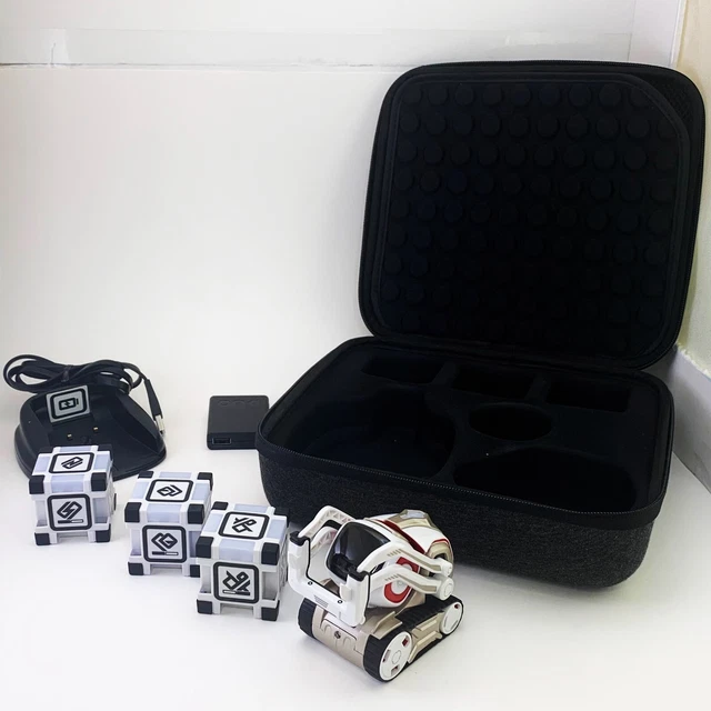 COZMO ROBOT COMPLETE with 3 Cubes Charger & Carring Case New Upgraded