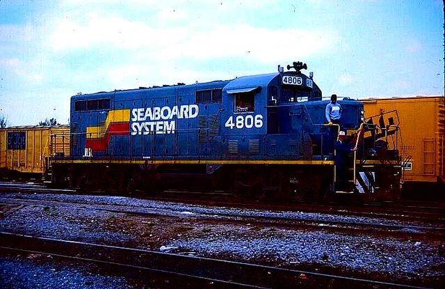 Original Kodachrome Slide Seaboard System Gp-16 #4806 Jacksonville Apr 24, 1983