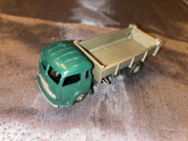 Dinky Toys 33B – Camion Simca Cargo Benne Basculante Lisse – Fabrication Française