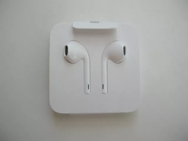 EarPods avec mini-jack 3,5 mm + adaptateur secteur USB  APPLE NEUFS