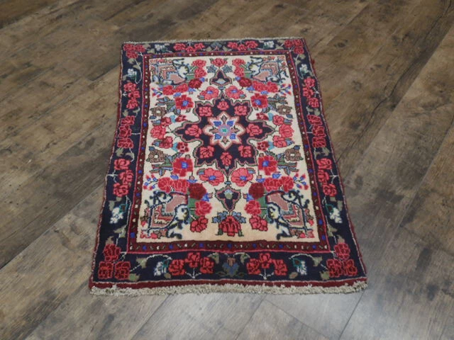 VINTAGE TURKISH HAND MADE PICTORIAL ANATOLIAN VILLAGE MADE RUG 2x3 Ft