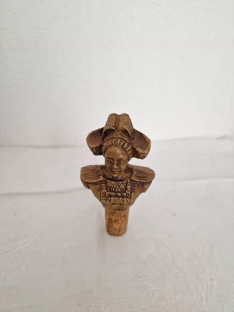 Ancien bouchon en bois sculpté - Collection