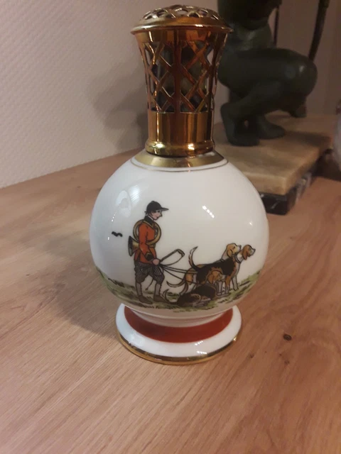 Ancenne lampe Berger décor de calèches Manufacture de Couleuvre Ancenne lampe Berger décor de calèches Manufacture de Couleuvre