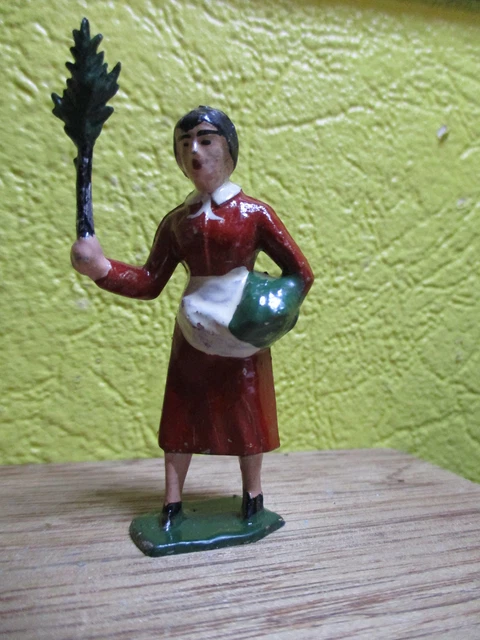 Figurine Ferme Bf Dc  Plomb Creux Fermiere Avec Branche Et Panier