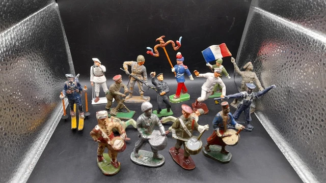 4 TAMBOURS VINTAGE + LOT DIVERS FIGURINES CUTOM / 1,32 éme