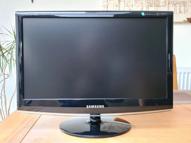 Samsung Sync Master LS19CFEKF 19” HD Ready LCD TV/Monitor With Freeview + Remote
