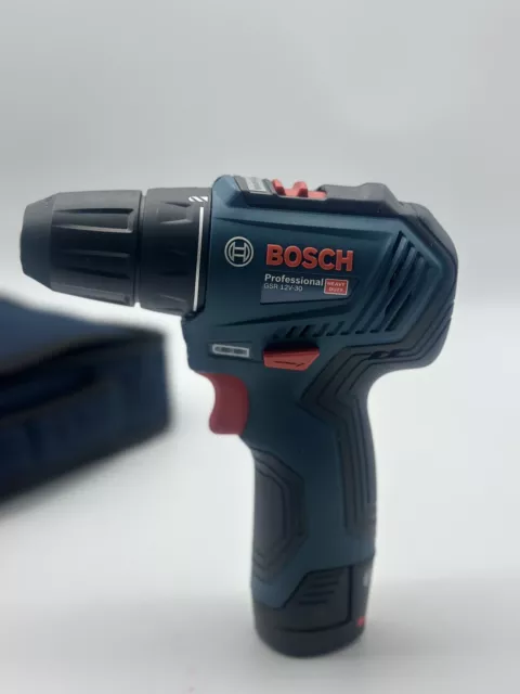 Perceuse-visseuse sans fil Bosch GSR 12V-30 2x 2,0 Ah + chargeur dans le sac