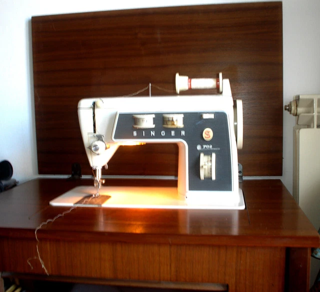 Macchina Da Cucire Singer Starlet 6680 Elettrica - 80 Punti, Display, Ideale Per Quilting E Cucito Creativo