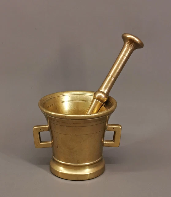 9033010 Mortero Biedermeier alrededor de 1850 latón macizo H10,5 cm