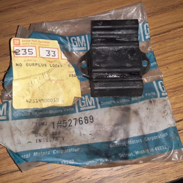 RARE FIND NOS GM 1982-1990 IROC Z 28 Camaro Firebird Torque Arm INSULATOR 527689