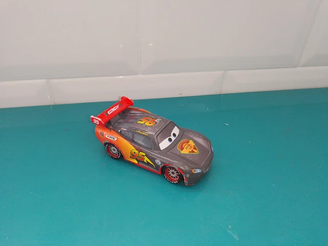 BAC4 Voiture métal Mattel Cars Disney Pixar Flash mcqueen carbon racers