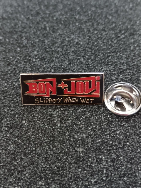 Pin's Guns N' Roses – Revolver / Colt – Émail – Occasion – Collection Musique Hard Rock