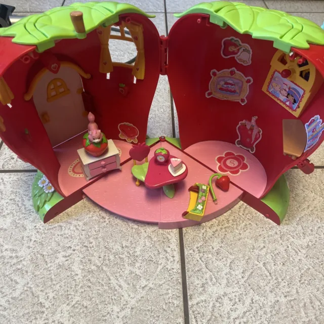 Strawberry Shortcake Berry Sweet House Carry Case - Comes With Some Furniture