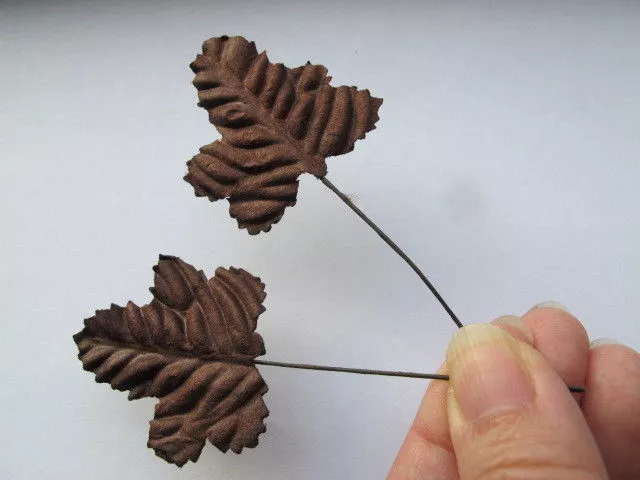 50 Maple BROWN leaves 40mm wire stem Mulberry Craft Card Embellishment M4DB #2 3