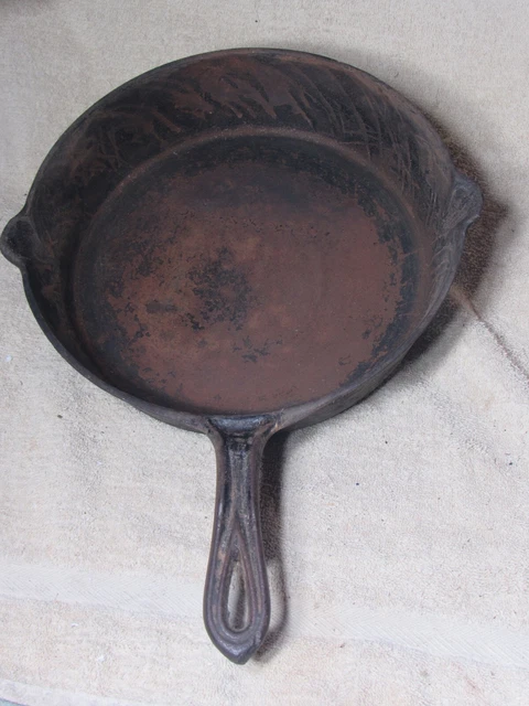 Unmarked Antique 10" Cast Iron Skillet Gate Marked Lodge Wagner Griswold