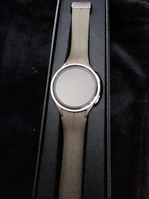 Samsung Galaxy Watch5 Pro LTE 45mm Grey Titanium Case with Silicone Band...